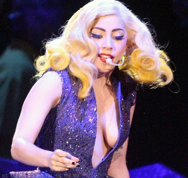 33038_lady-gaga-log-a-melle-sl-d00021C02e6b01f91e842