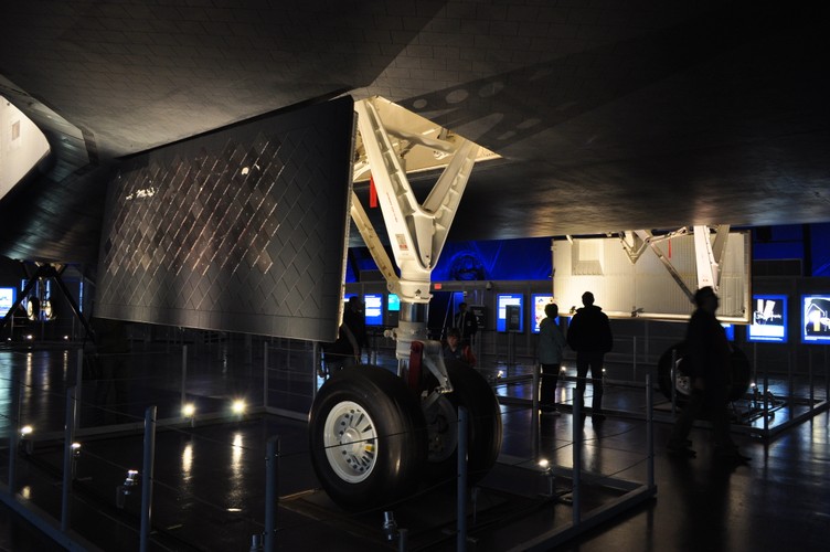 Enterprise z wysuniętym podwoziem