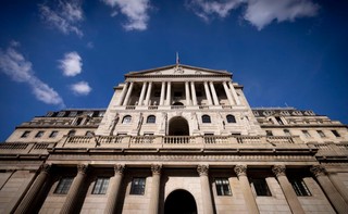 Zamieszanie na rynkach finansowych w Wielkiej Brytanii