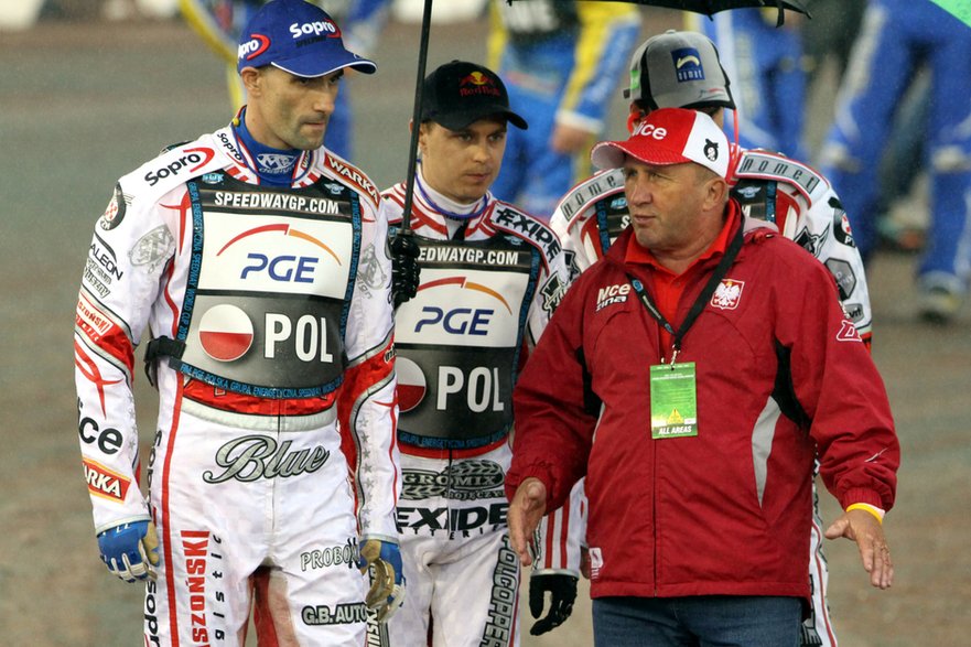 DPŚ 2010 - finał w Vojens. Tomasz Gollob, Jarosław Hampel i trener Marek Cieślak