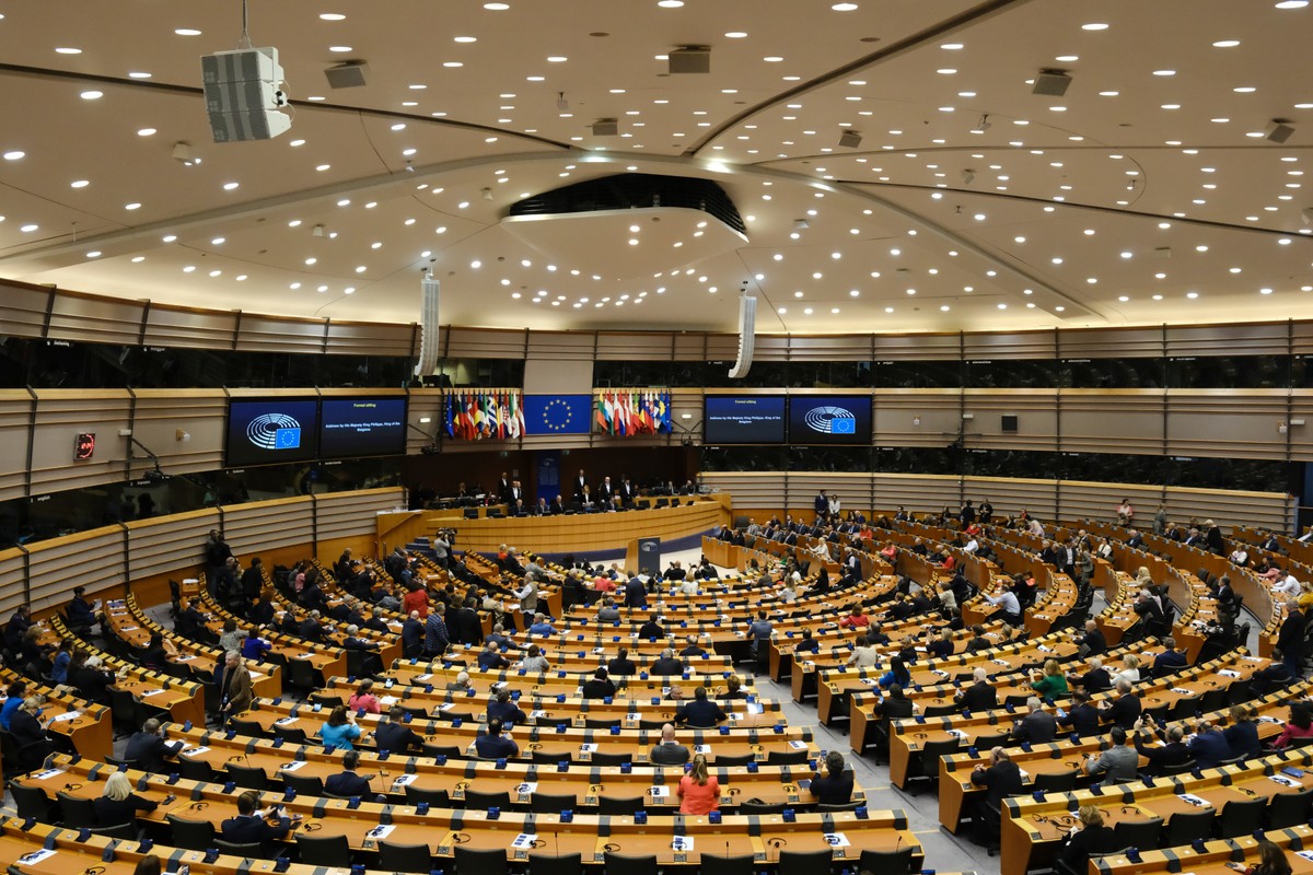 Cel klimatyczny UE budzi kontrowersje. Dania chce przyspieszyć prace, PE się waha