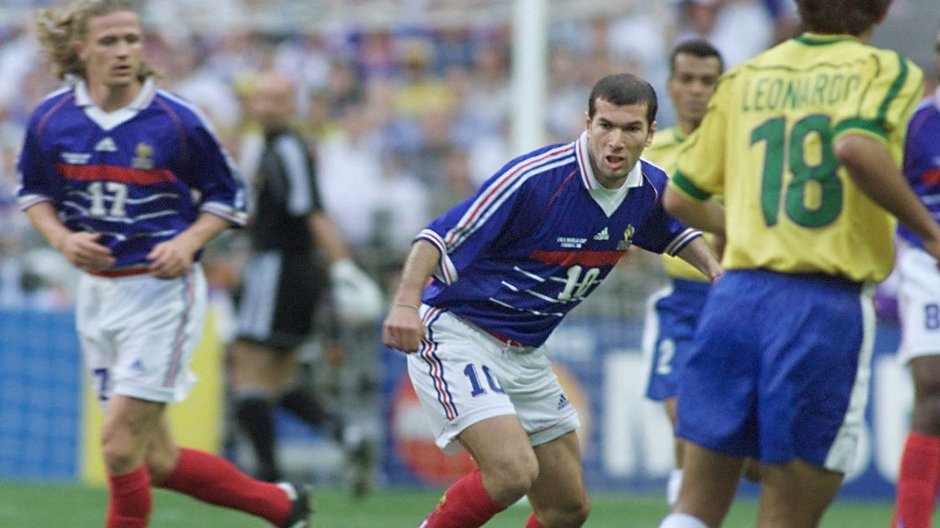 Emmanuel Petit, Zinedine Zidane i Leonardo w finale mundialu z 1998 r. we Francji 