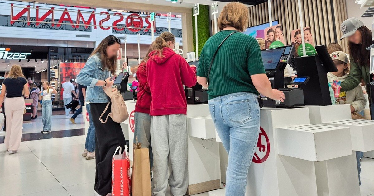 Rossmann szaleje z gratisami tuż przed świętami! Mnóstwo kultowych produktów w promocji 2+1