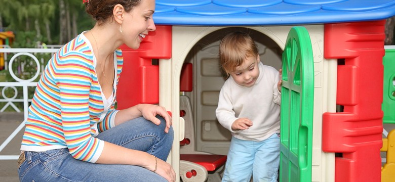 Polskie matki przykute do domu i dzieci