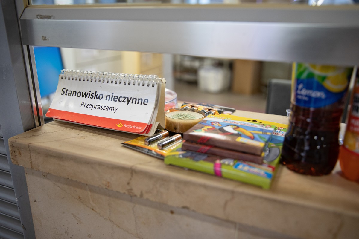 Zwolnienia w Poczcie Polskiej nie ominą listonoszy i tzw. pracowników okienek