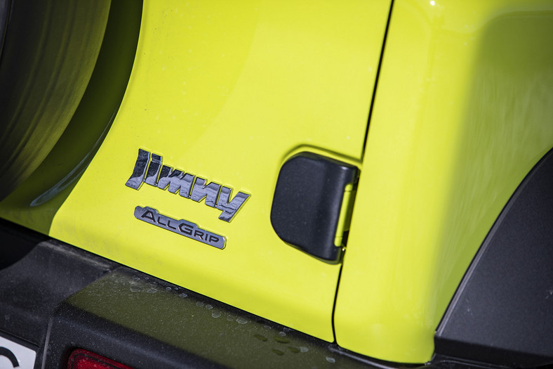 Suzuki Jimny 1.5 VVT 4AT - jego żywioł to teren
