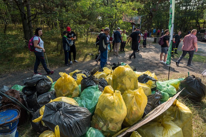  Z Helskich plaż usunięto niemal tonę śmieci!