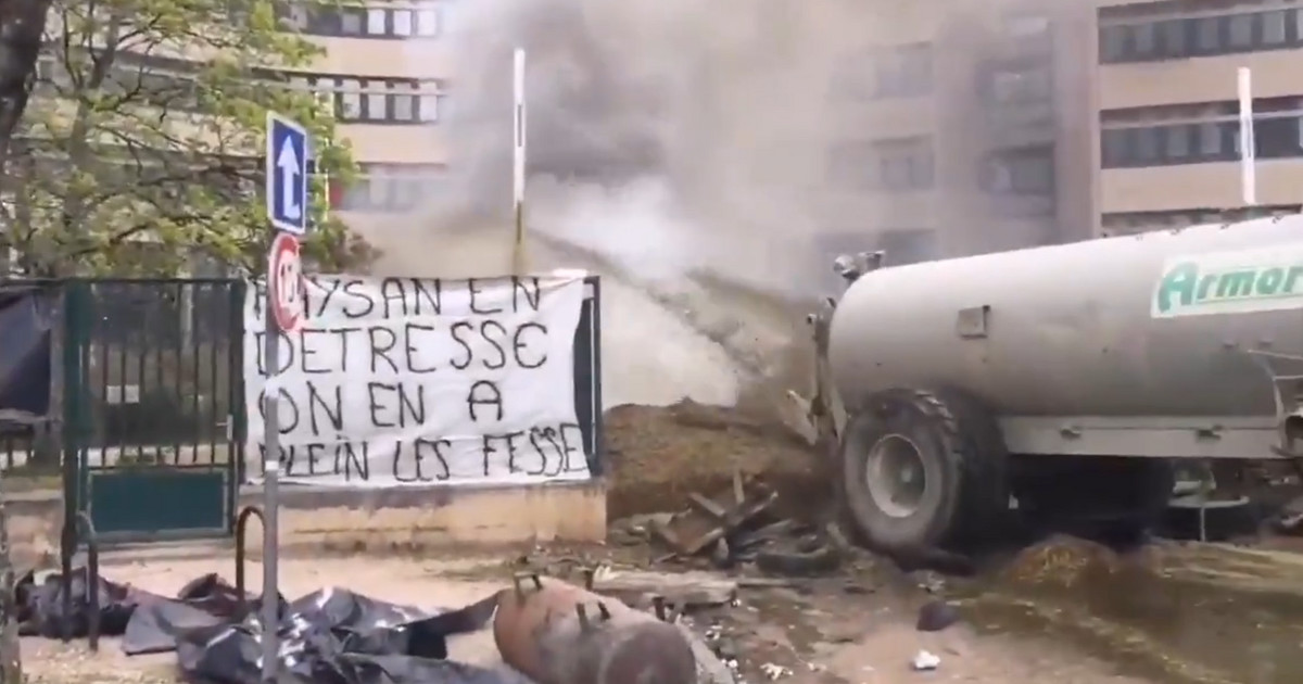 France : Manifestation des agriculteurs à Dijon.  La police a utilisé des gaz lacrymogènes