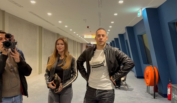 Baka Prase sa devojkom Milenom