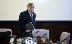 'Proszę o przerwę i przebudzenie ministra'. Nocne żarty podczas głosowania. WIDEO