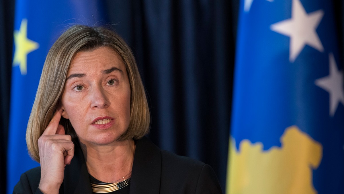 Szefowa unijnej dyplomacji Federica Mogherini zaapelowała dziś do opozycji, aby podpisała porozumienie o demarkacji granicy z Czarnogórą, co jest ostatnim warunkiem dla Czarnogóry uzyskania prawa wyjazdu bez wiz do państw strefy Schengen.