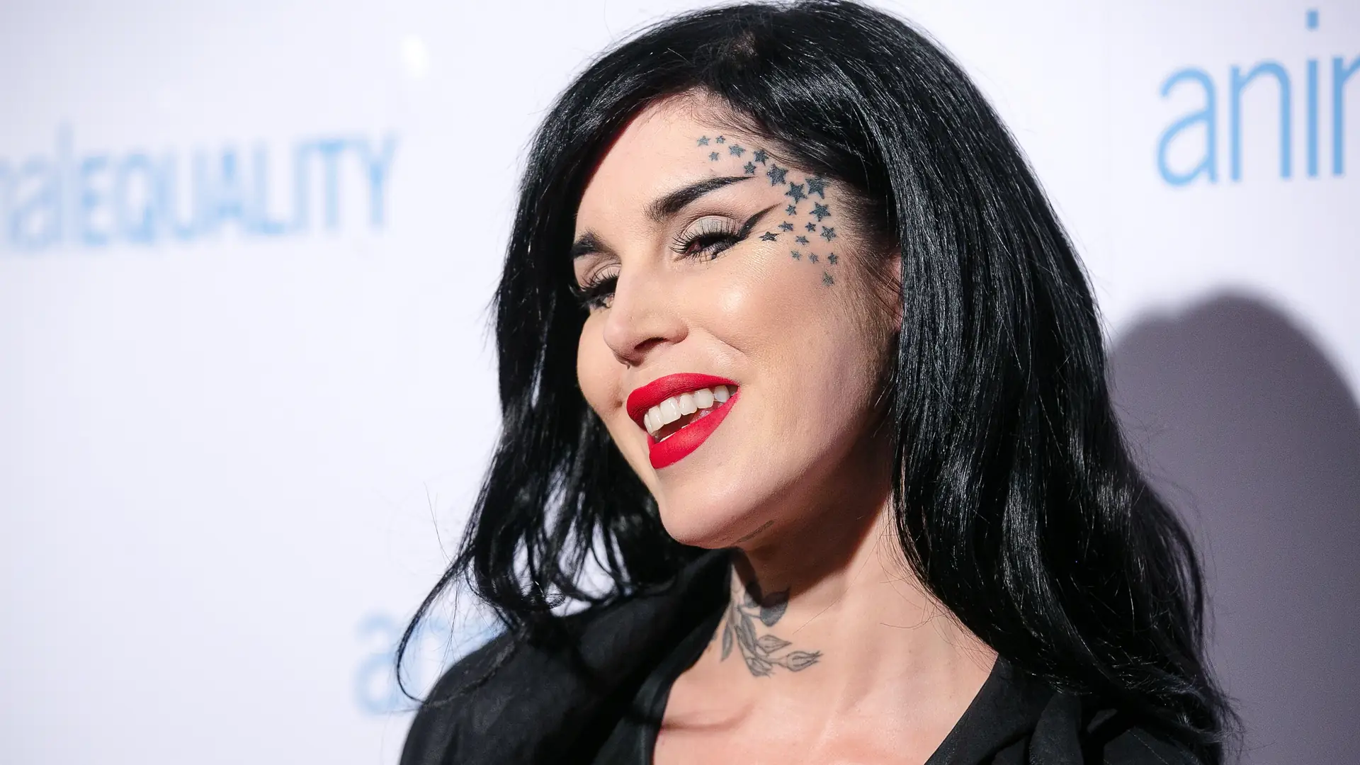 Kat von D: od eyelinera do wegańskiego, kosmetycznego imperium