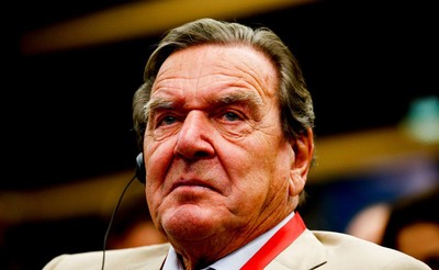 Schröder 'sprzedał duszę'. Krytyka byłego kanclerza za przyjaźń z Putinem