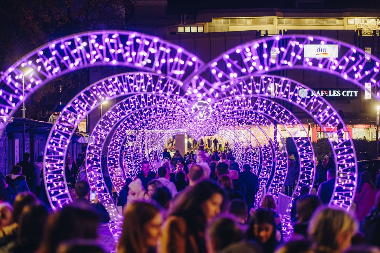 (FOTO, VIDEO) Kragujevac najlepše okićen grad u Srbiji Zimske čarolije