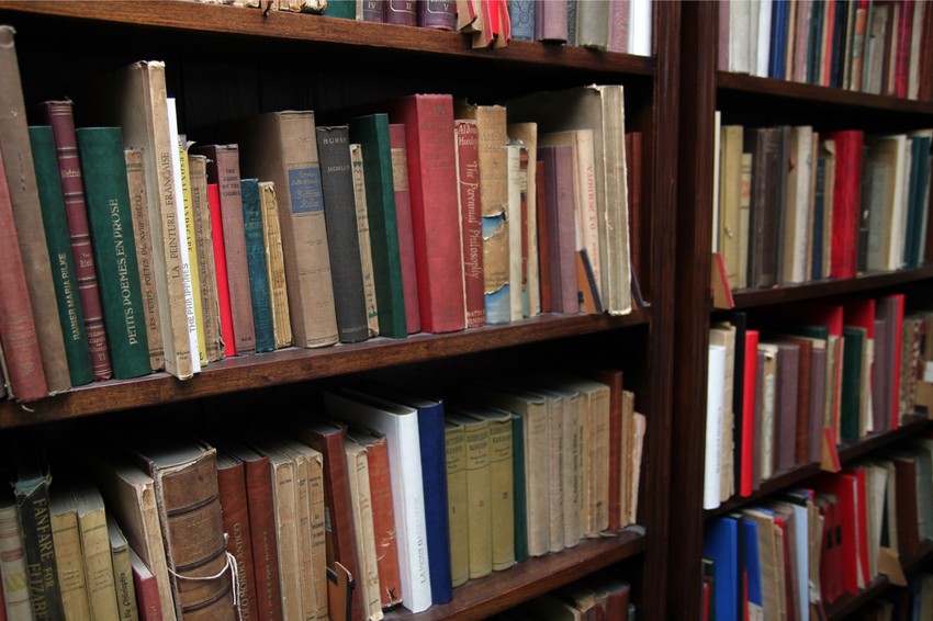 Predlog je da se zbirka "Tražim pomilovanje" nađe u programu za prvi razred gimnazije