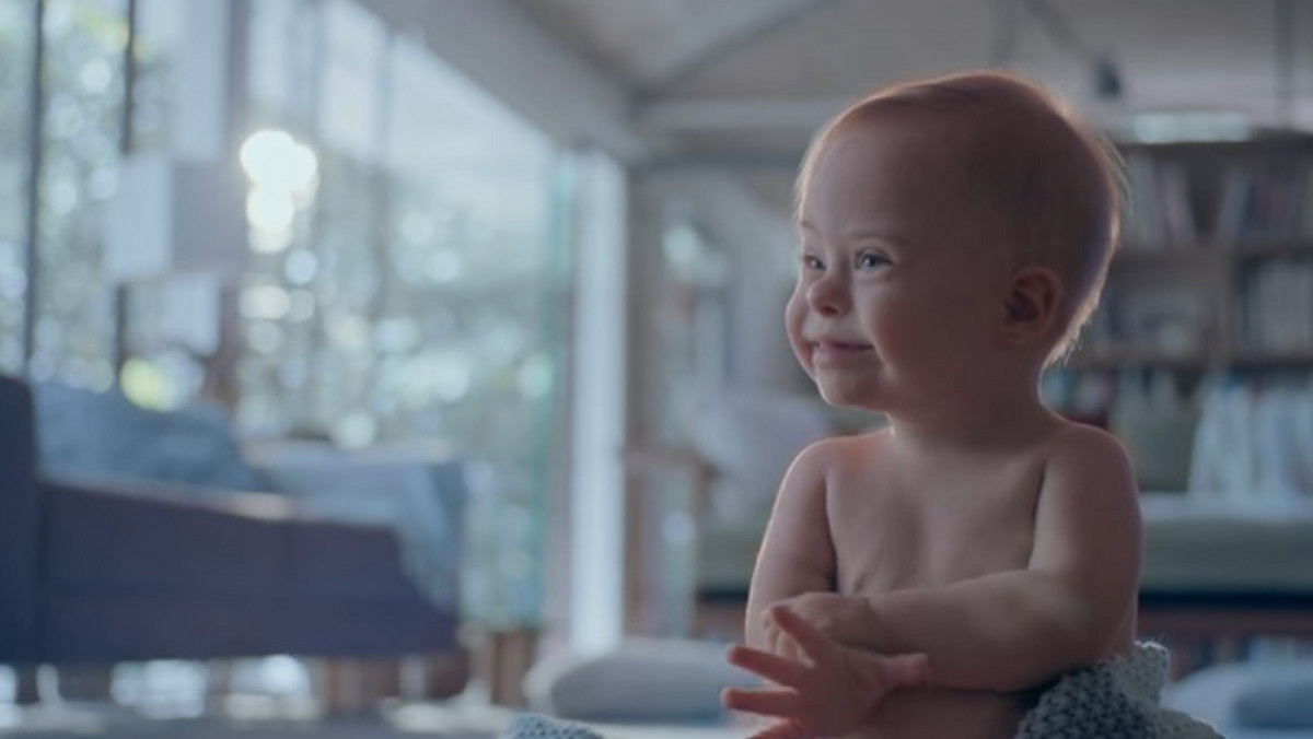 Jednym z najpopularniejszych spotów w mediach społecznościowych jest obecnie brazylijska reklama znanych kosmetyków dla dzieci marki Johnson’s Baby. Reklama powstała z okazji Dnia Matki (W Brazylii dzień ten jest obchodzony 14 maja)  i udowadnia, że każde dziecko, niezależnie od tego, czy jest chore, zdrowe jest najwspanialszym darem dla swoich rodziców.