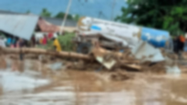 Tragiczne skutki powodzi w Indonezji. Zginęło blisko 80 osób