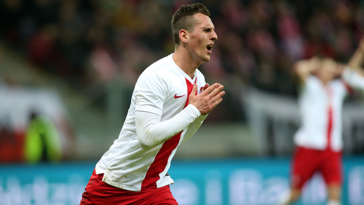 Arkadiusz Milik w letnim okienku transferowym zostanie wypożyczony z Bayeru Leverkusen do Ajaksu Amsterdam - poinformował "Bild". Obecnie reprezentant Polski jest na wypożyczeniu FC Augsburg.