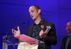 Pisarz z RPA Damon Galgut laureatem tegorocznej Nagrody Bookera