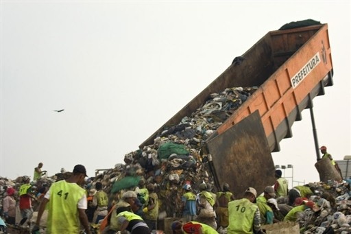 SMIECIARZE BRAZIL RIO GARBAGE DUMP