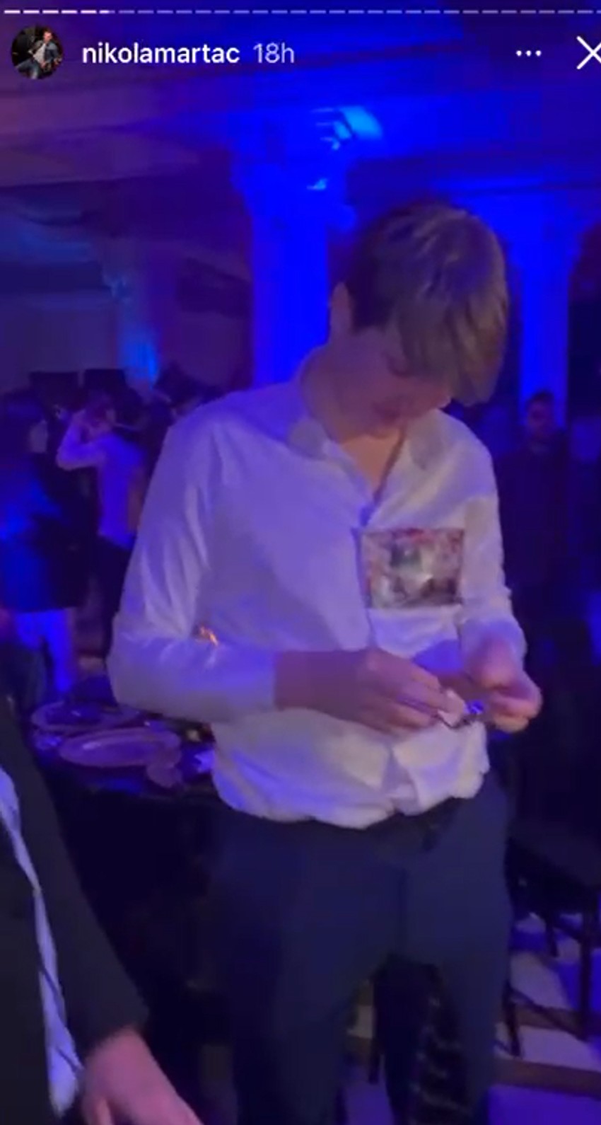 Nikola Martać poklanja sinu roleks