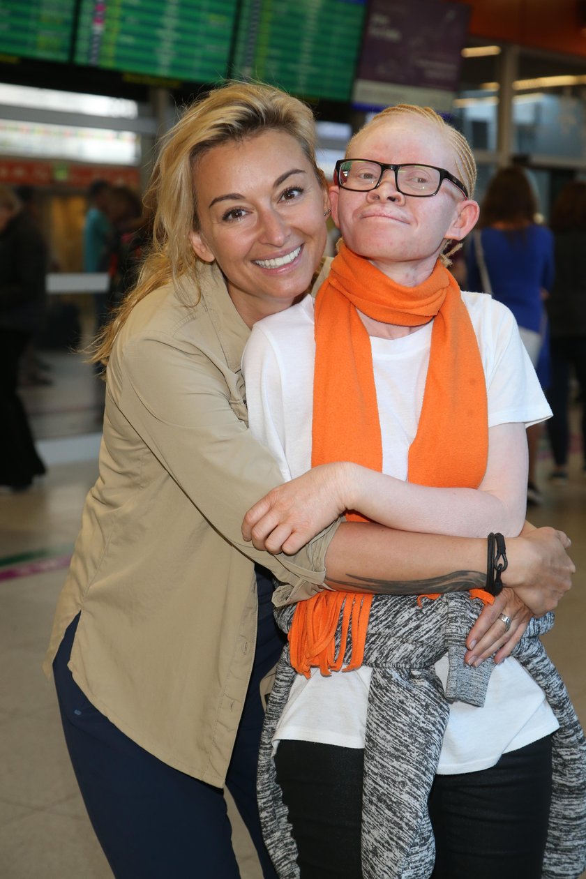 Adoptowana córka Wojciechowskiej przyleciała do Polski