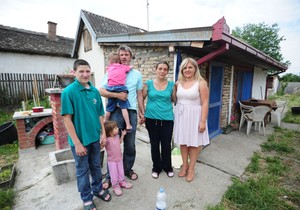 481490_pomoc-porodici-u-obrenovcu130614ras-foto-oliver-bunic07