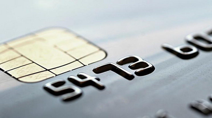 A kedvező díjú vagy akár ingyenes bankszámlákhoz elérhető bankkártyák éppen úgy használhatók külföldön, mint a drágább számlákhoz kínált lapok /Illusztráció: Northfoto