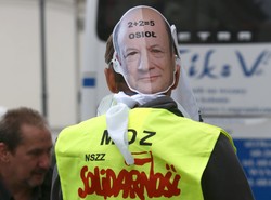 Poseł PO o związkowcach: Święte krowy. Kosztują spółki 0,5 mld złotych rocznie