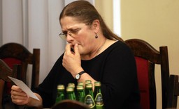 Komisja etyki zwróciła uwagę Krystynie Pawłowicz za użycie przemocy wobec posłanki PO