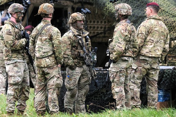 (FOTO) JOŠ JEDNA NATO DRŽAVA NATO SE SPREMA ZA RAT SA RUSIJOM Duž granice postavljaju se "zmajevi zubi", betonski bunkeri, a planira se i produženje vojnog roka
