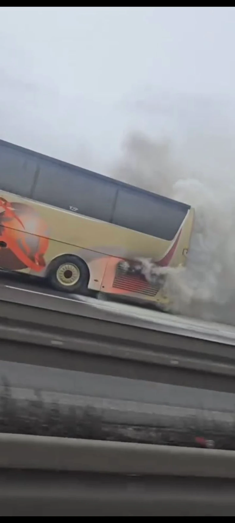 Zapalio se autobus na auto-putu u Beogradu