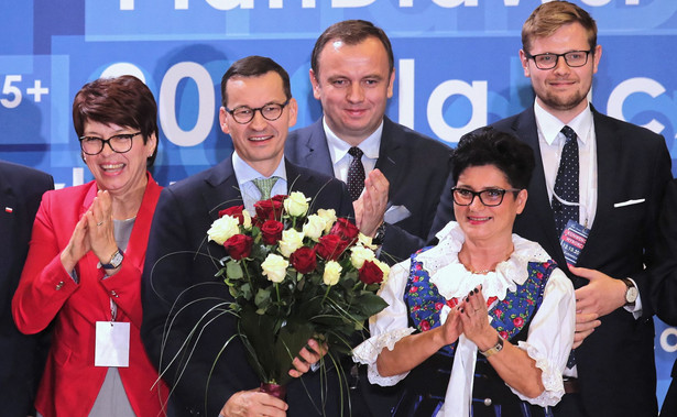 Kempa i Szydło odejdą z rządu? Premier Morawiecki: To wyssane z palca informacje