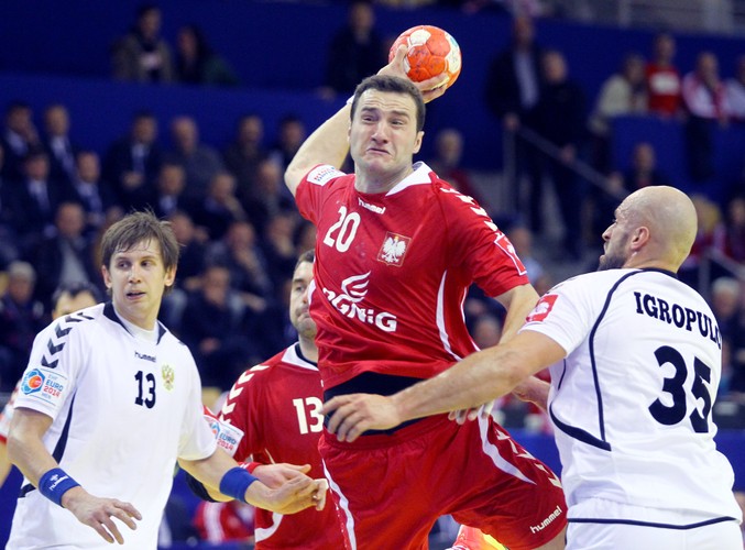Polscy piłkarze ręczni wygrali z Rosją 24:22 (10:14)