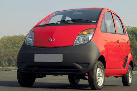 Tata Nano: przyjęto przedpłaty na kilkaset tysięcy egzemplarzy!