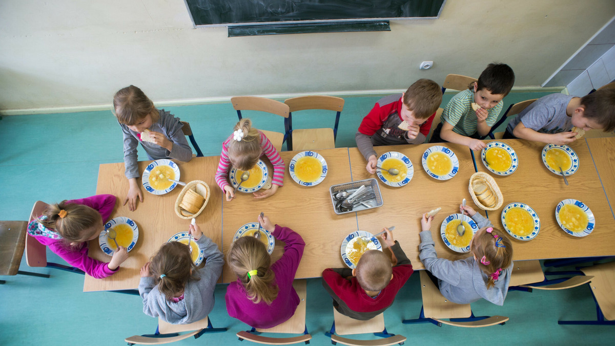 Ponad 330 tys. dzieci w Polsce żyje w nędzy. "Czują się gorsze"