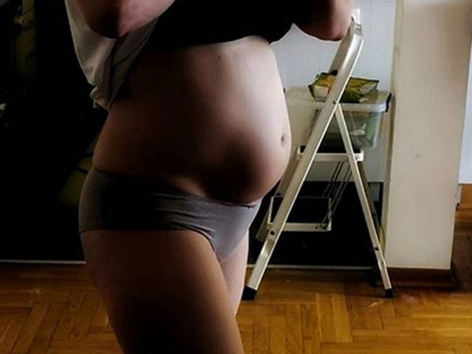 Trudna nije, a creva joj rade odlično. Šta je onda na slici?