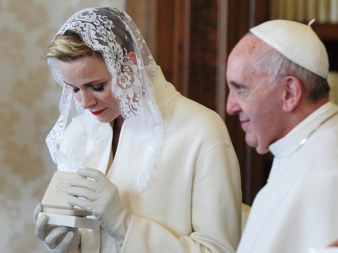 Księżna Charlene i papież Franciszek
