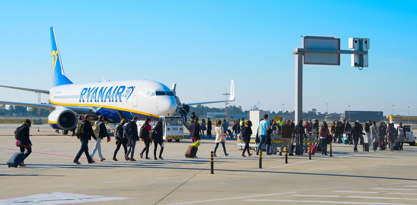 Nie wpuścili do samolotu Ryanair aż 89 osób. Co z odszkodowaniem?