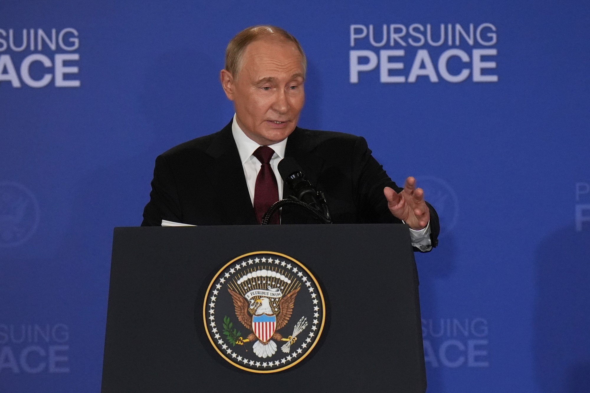 Putin na tlačovej konferencii s Trumpom.