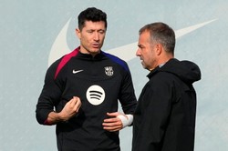 Lewandowski wylądował na ławce rezerwowych Barcelony. Szczęsny też nie gra