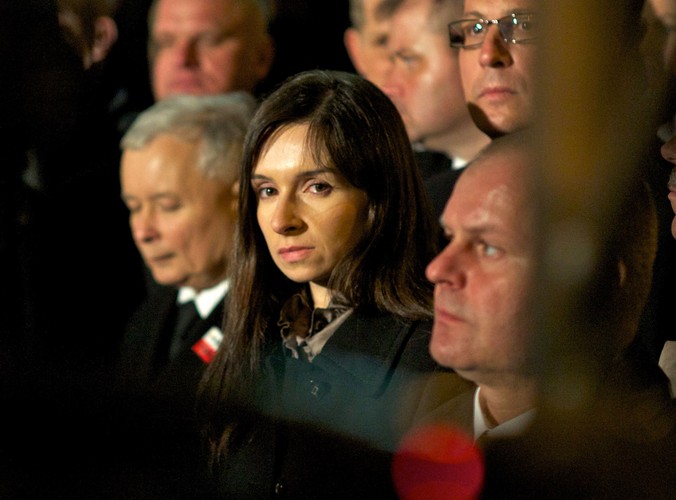 Obchody pierwszej rocznicy katastrofy smoleńskiej. Przemówienie Jarosława Kaczyńskiego przed Pałacem Prezydenckim