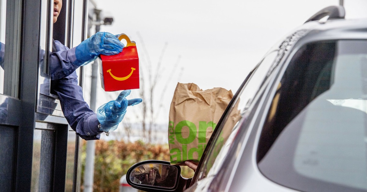 McDonald’s zaplatí za „příliš pálivé“ kuře.  Rodiče chtěli 15 milionů dolarů.