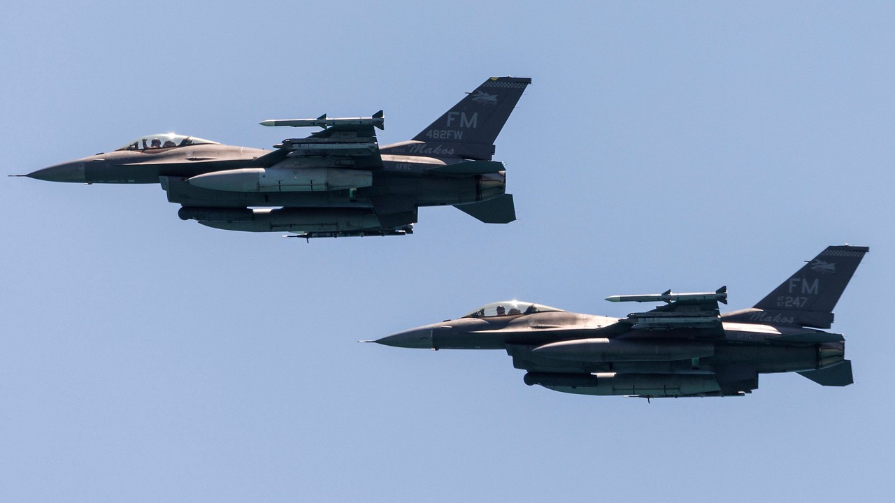 A unique motion  from the White House. He will honour the deceased Polish pilot [LIVE]