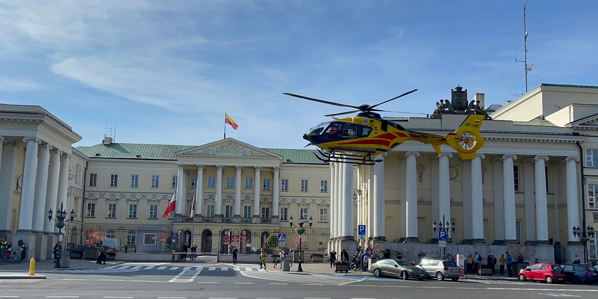 Śmigłowiec LPR na placu Bankowym w Warszawie