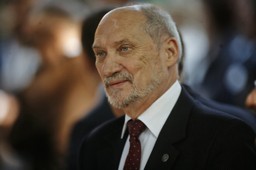 Macierewicz o nowej armii PiS: Na zakup caracali na pewno się nie zgodzimy. To szkodliwa transakcja