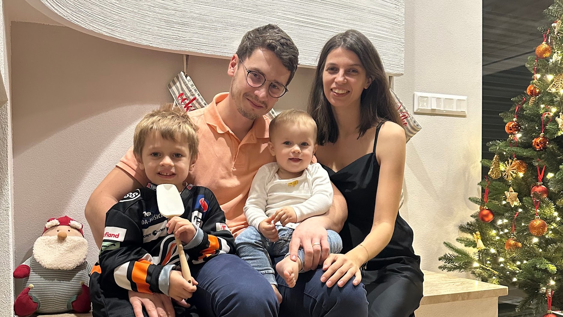 Richard a Zuzana Olexovci s deťmi.