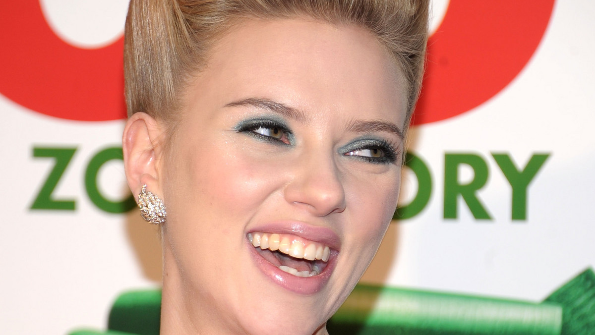 Rzecznik Scarlett Johansson zaprzeczył niedawnym doniesieniom o romansie aktorki z brytyjskim muzykiem Danem White.