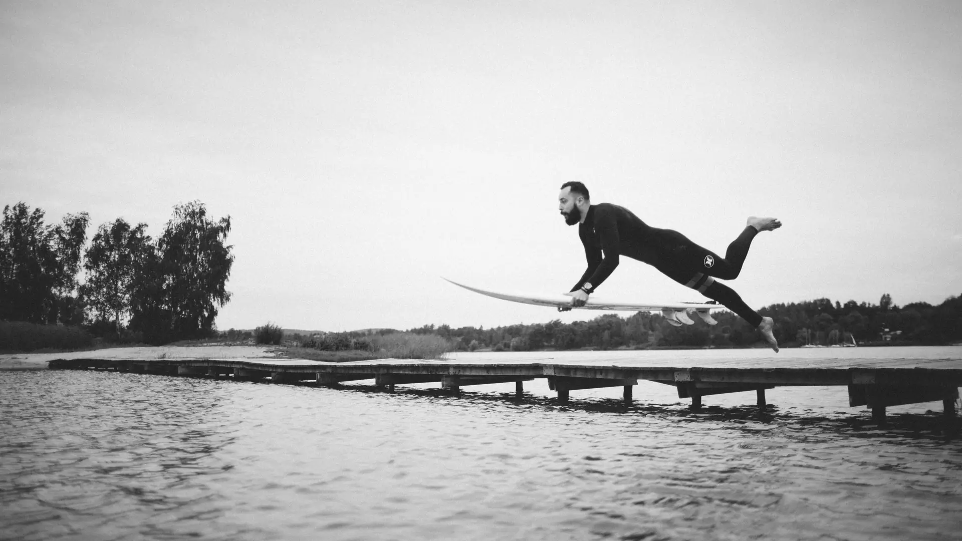 "W oceanie czujesz, że jesteś częścią czegoś wielkiego". Son of a Beach to urodzony surfer z Polski