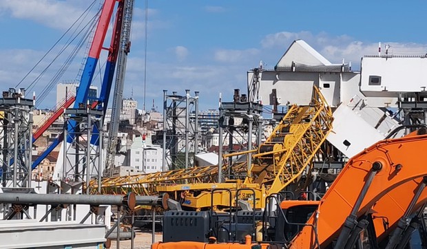 Pao kran na gradilištu kod Brankovog mosta